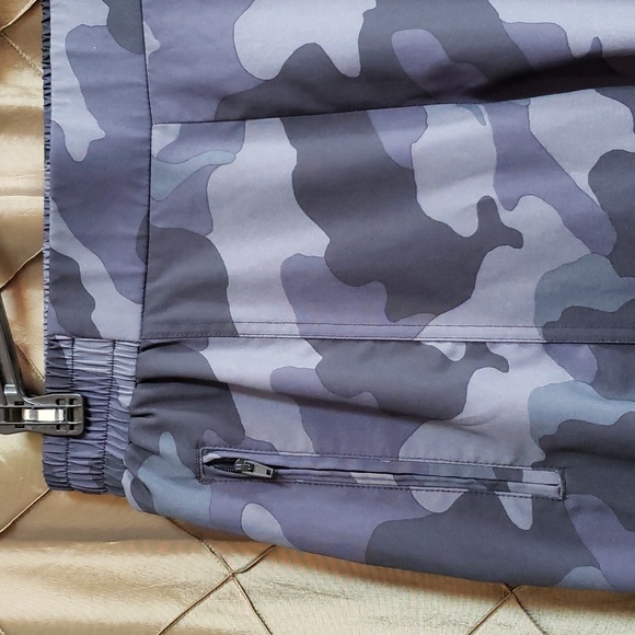 EUC- RARE- Tall OLD NAVY ACTIVE Stretchtech Camo Joggers - Picture 4 of 6